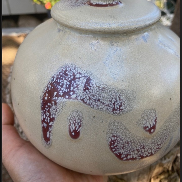 Vintage handmade minimalist ceramic jar | primitive pottery | signed by artist - Picture 8 of 8